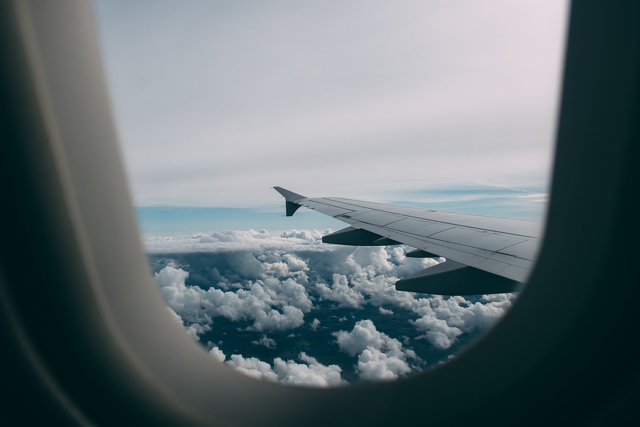 Oakland Airport transportation service with affordable luxury vehicles and competitive rates for East Bay travelers